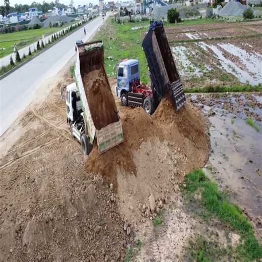 Soil Pushing Techniques with 5 Ton Truck and Bulldozer. | Aprender color aprender para la vida