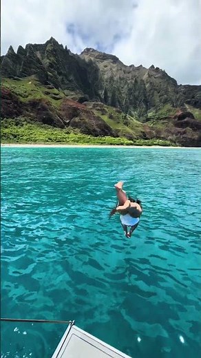 Private Boat Tours of the Nā Pali Coast✨