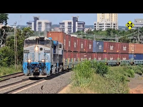 Trem Subindo a Rampa de São Carlos (SP) – Double Stack com Mais de 100 Contêineres