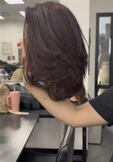 90 Degree Flat Layers: Mastering Cosmetology Techniques