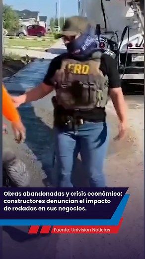 ¡Alarma en el Sur de Texas! 🏗️ Los constructores están advirtiendo que las redadas migratorias de la administración Trump están causando una severa crisis laboral. La repentina falta de trabajadores está dejando obras inconclusas y amenazando la estabilidad de negocios locales. 🚨 Esta situación pone en riesgo la economía de la región. Empresarios de la construcción están al borde de la quiebra 📉 y hacen un llamado urgente a las autoridades. Piden que los operativos migratorios se enfoquen sol