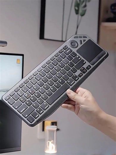 👀👀This two-in-one wireless keyboard and mouse is incredibly practical!👍👍 It can connect to three devices simultaneously—your computer, phone, and tablet—making switching between them super convenient.⌨️⌨️ It also features a touchpad with multimedia functionality, supports multi-touch gestures, and easily handles operations like taking screenshots and muting the keyboard with one click.👆👆 Its intelligent dual-core mode helps boost productivity. It's lightweight and portable, easily fitting 