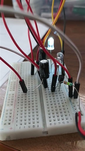 LED Flasher ⚡ without Arduino #shorts#led#viral