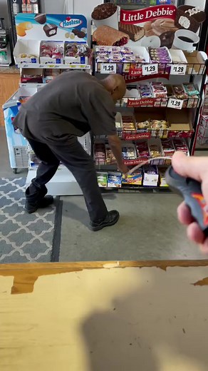 What would you do if you saw a rat run by your feet #treetopper #reelsfypシ | Majorkeylife