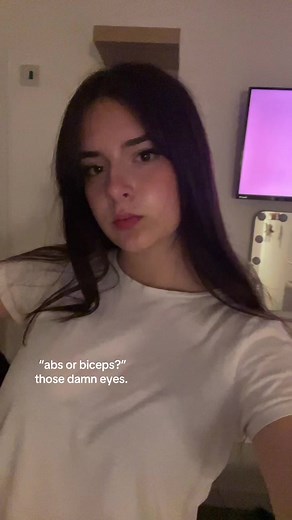 Abs ou Biceps? Descubra o Que Faz Mais Sucesso