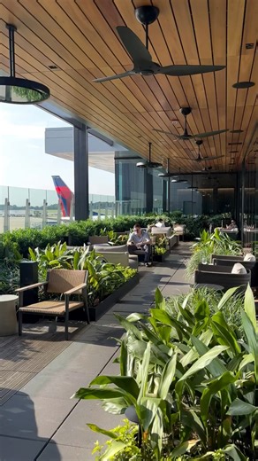 Have you been to the Centurion lounge in ATL? It’s one of my favorites! | Ms. Damn