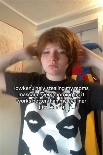 Creative Eyeliner Tips for Men Using Makeup