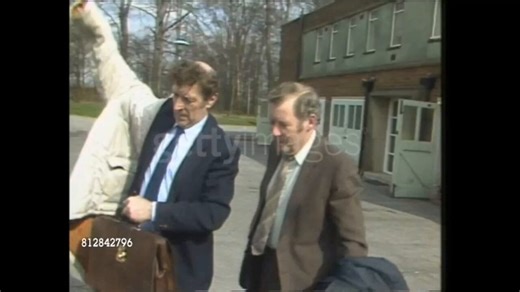 "Don't cross picket lines because if you cross picket lines it's scabbing and it's about time Notts miners stopped being scabs"#OnThisDay 1984. Nottinghamshire miners leaders, Ray Chadburn and Henry Richardson, call on their miners to join #MinersStrike