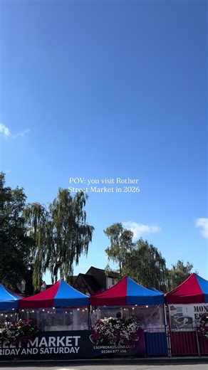 It’s Friday, which means market day on Rother Street!🛍️🎄🎁 Is one of your New Year’s resolutions to eat healthier? Rother street is the perfect place to shop for all your healthy ingredients! Fridays are full of fresh produce to get your hands on including: fruit and veg, fish and cheese☕️❄️🧣 📍Rother Street, Stratford-upon-Avon 🗓️Friday & Saturday ⏱️9am - 4pm Come and support your local traders!