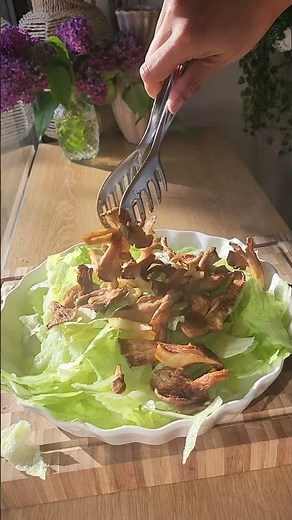 Oyster mushroom salad from the air fryer