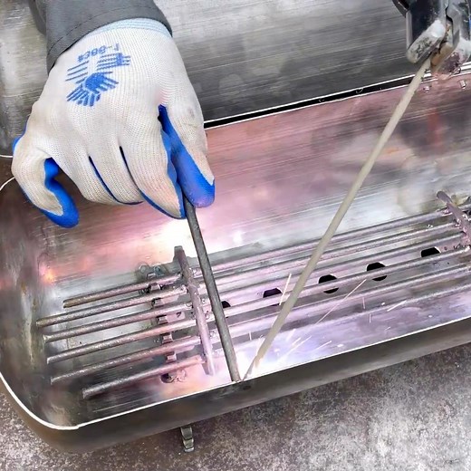 48K views · 210 reactions | Don’t throw away your fire extinguisher. This genius reuse idea turns it into a charcoal BBQ grill! #creativity #tricks #welding #experiment #diy | Delta Gaming | Facebook