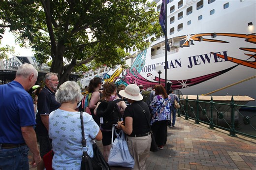 Passengers confused after popular cruise line updates dress code