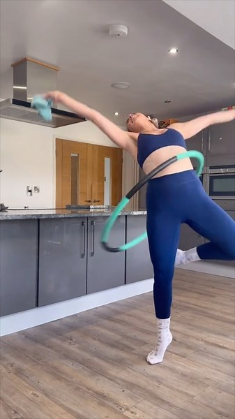 Rachel JB Jones on Instagram: "There’s only one way to clean 🧼💃🏻 • ⭕️ using @hula.dancercise fitness hoop (link in my bio) • #energy #clean #energy #dance #reels #cleaning"