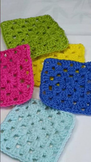 One Colour Crochet Granny Squares #grannysquare