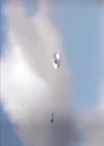 15M views · 83K reactions | What do you think?  | UFOs & Alien Life | Facebook