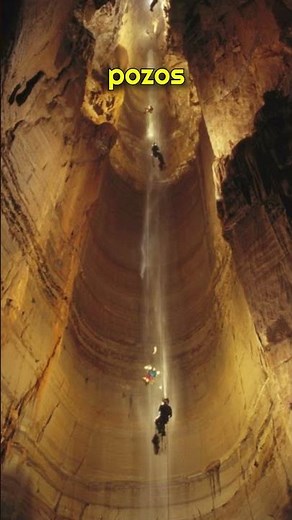 LA CUEVA MAS PROFUNDA DEL MUNDO🦇 #shortsvideo #maravillasnaturales #viajes #shortsviral #cuevas