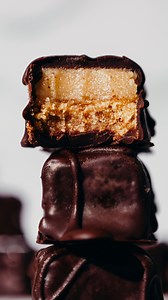 Natalie Shively | HOMEMADE MILKY WAY BARS🍫 DIY healthier homemade milky way bars perfect for Halloween👻 This easy treat starts with a no-cook “nougat” made... | Instagram