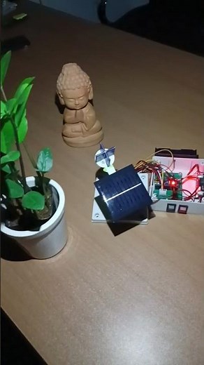 Smart Solar Panel Sun Tracker | Auto Adjusts Using 4 LDRs