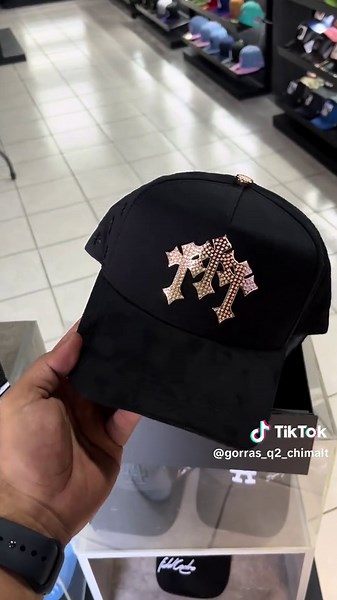 GORRA EL BARBAS: Edición de Oro 24K en Chimaltenango