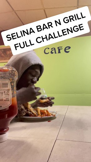 I got to talking wet at the end I was FED TF UP🤣#food #foodchallenge #selina #selinabarandgrill #eating #watchtillend #full #video #voiceover #eatingshow #challenge #tupelo #houston #mississippi #fyp #foodie #funny #win #choke #texas