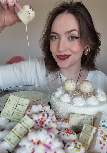 White Dessert Mukbang: Vanilla Cake & Feastables Review 🤍