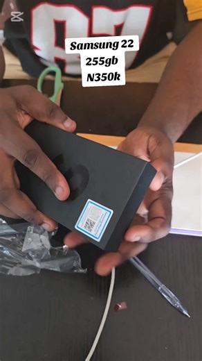 Samsung S22 Review: Compact Powerhouse with Stunning Color