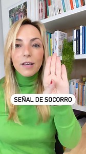 Signal for Help o señal de socorro. ¿Lo conoces? Este es un simple gesto que se hace con una sola mano y, por tanto, no deja rastro. Ocultas el pulgar en la palma de tu mano durante una videollamada, o delante de alguna persona para alertar a quienes te ven que necesitas ayuda, y que estas personas contacten con los servicios de emergencia. Recordemos que también existe el telf 016 las 24h del día. Gracias a todos por compartir. Pequeños gestos que también pueden salvar una vida. #signforhelp #s