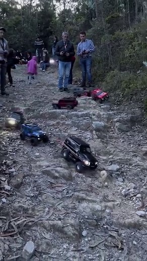 515K views · 6.6K reactions | Volver a ser niños no tiene ninguno precio 朗 #rc #radiocontrol #crawler #cherokee #toyota #4x4 #4x4offroad #4x4life #carrosantigos #carrosrc #carrosrccolombia #carrosclassicos #carrospremium #carrosmodificados #carros4x4 #4x4offroad #artilleria4x4 | carrosrccolombia | Facebook