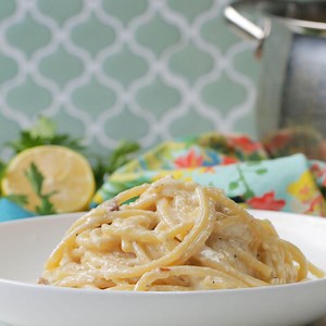 251K views · 911 reactions | From crisp bacon to bucatini and Pecorino, everything gets cooked in one pot for a simple take on this Italian favorite! Want more yummy recipes? Visit Tasty Recipes: https://tsty.it/bg3zOLWgmeb | Tasty | Facebook