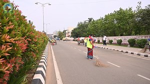 3.3K views · 24 reactions | Our dedicated Sanitation Staff are always on the job to keep the surroundings of the city clean. . . #cleancitygreencity #SwacchhaBhubaneswar #SwachhBharat CMO Odisha Housing & Urban Development Department, Govt. of Odisha Information & Public Relations Department, Government of Odisha Swachh Bharat Mission - Urban | Bhubaneswar Municipal Corporation | Facebook