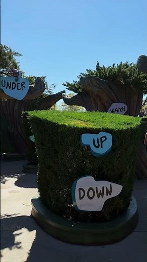 Alice's Curious Labyrinth - Disneyland Paris