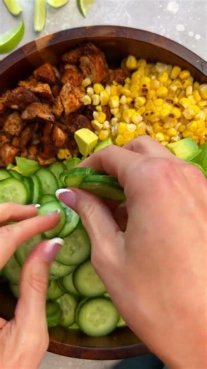 Grilled chicken with Avocado🥑 and Corn 🌽 Salad 🥗