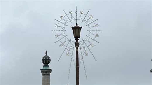 Springfield’s Memorial Bridge unveils festive holiday lights