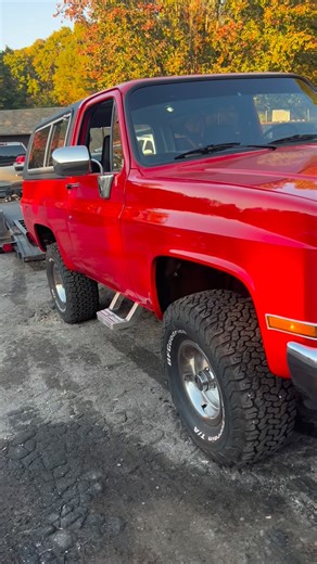 @babybird_automotives on Instagram: "Swapped in a new EGR valve and tracked down the hunting idle on this ‘87 K5 Blazer — vacuum lines, timing, and idle control all dialed in. Running clean now. 🔧 #BabyBirdAutomotives"