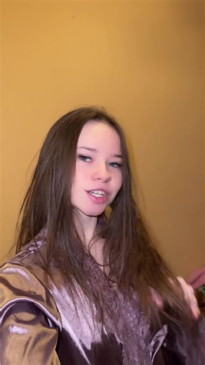 Відео користувача ni.ka_a (@ni.ka_a) з композицією «оригинальный звук - 🖤LYRICS🖤»