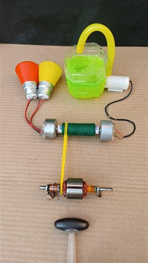 चुंबकीय आकर्षण क्षेत्र धागा से दो जनरेटर घूमर बिजली बनाया • Dc motor New project