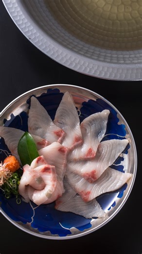 ホテル北野屋（hotel-kitanoya） on Instagram: ". ▼当館は、日本三景「天橋立」を望める旅館 「ホテル北野屋」です！ @hotel_kitanoya_official 【冬の三大味覚を満喫・カニと寒ぶりと和牛の饗宴】 10/27【月】 いよいよ今月の6日に解禁となり、7日からは… 皆さまお待ちかね、冬の味覚の王様「松葉ガニ」のシーズンが始まります！ 当館でも、1年を通して最も賑わいを見せるカニのシーズン。 当館のオススメプランは… 【冬・当館人気No.2】＜冬の味覚の王様＞ズワイガニ＆寒ぶりしゃぶしゃぶ＆和牛ステーキを味わう！ 当プランは、【冬・当館人気No.2】の人気プランです。 日本海・冬の味覚の王様「ズワイガニ」＆天橋立名物の「寒ぶりしゃぶしゃぶ」 関西人なら、冬になると誰もが食べたい2大味覚です。 更に…和牛の石焼きステーキまで味わうプランです！ ※カニの量は控えめで、ぶりも和牛も楽しみたい方にオススメのプランです。 カニのみお腹いっぱい楽しみたい方は【特選カニフルコース】プランをご予約ください。 他にも活松葉ガニを使用したプランもご用意しております