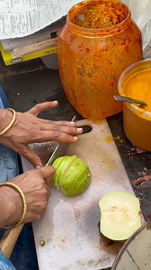 4.7M views · 23K reactions | Street Vendor’s Juicy Guava Skills Will Amaze You!  #GuavaSelling #StreetFoodIndia #FreshGuava #fblifestyle | Testy Food Reels | Facebook