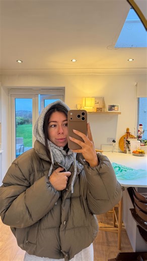 Carys Harding on Instagram: "5:30am starts were not on my Christmas list 🫠"