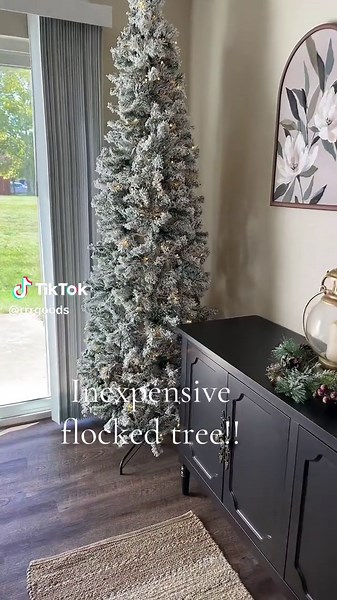 It’s very difficult to find a high-quality full tree at this price point. This has great reviews, grab one before they’re gone! #christmas #christmastree #christmasdecor #christmasdecorations