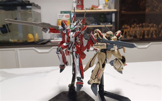 超时空要塞 万代拼装HG 1/100 YF-29 &YF-19