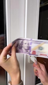 52K views · 106 reactions | Most people don’t know windows have a winter mode | DeMilked | Facebook