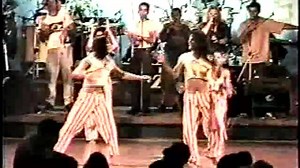 Capoeira show Apresentação casa de show Zás trás RN 1998 ✔Siga nossa página ✔compartlhe ✔@mundodacaapoeira inscreva-se no nosso canal https://www.youtube.com/channel/UC7IWdnBYdo-QcqbNnBL3kww | Mundo da Capoeira