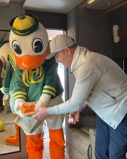 13K views · 745 reactions | Go Ducks on Reels | Facebook