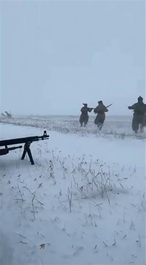 Italian Alpini – Retreat in the Snow #WWII #Italy #EasternFront