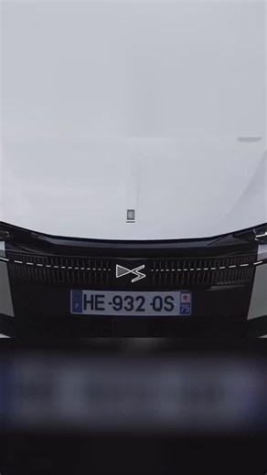 🔷 DS N°7 (2026) : les premières photos volées du prototype La future DS N°7 2026 se dévoile progressivement et marque une vraie rupture pour la marque. Nouveau nom, nouveau style, nouvelle plateforme STLA Medium, et surtout une gamme électrique et hybride. Plus grande (4,70 m), plus technologique et plus ambitieuse, la DS N°7 veut enfin rivaliser avec les SUV premium européens. @dsfrance @ds_automobiles #voitureelectrique #ds #automobile #actu #info | Octane Actus