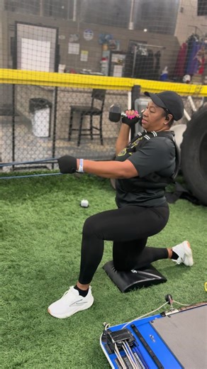 ⏱️ 45 MINUTES WITH FLO – FITNESS CLASSES ⏱️ CLASS TIMES: 🕔 5:00 AM CLASS 🕕 6:00 AM CLASS 🕖 7:00 PM CLASS Monday – Thursday Saturday: 🕖 7:00 AM 📍 Location: Deb’s Gym – 24 Hour Family Fitness Center 1128 E Main St, Lakeland, FL 33801 There’s a sitting area for children, and showers are available! 🚿 🙏🏽🙏🏼🙏I truly appreciate you for allowing me to be part of your fitness journey. Let’s work! 💥