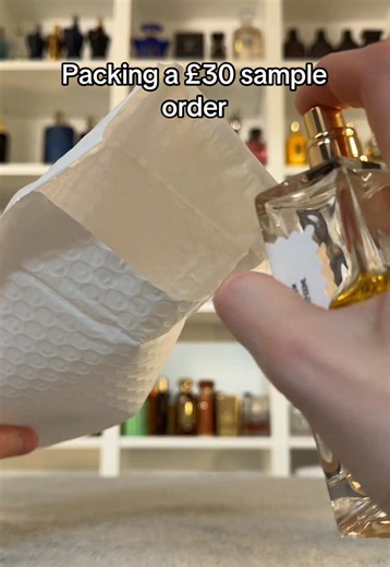 Packing a £30 fragrance sample order 🤝 | Samples in byo 🔗 #fragrance #fragrancesamples #fyp