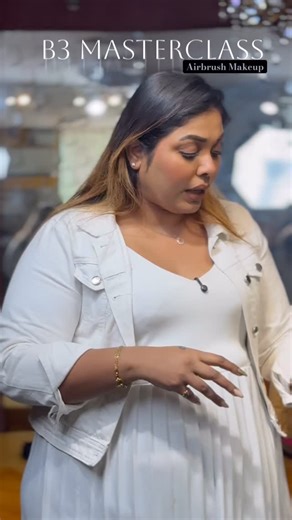 B3 Karthika Shyam on Instagram: "Airbrush makeup is purely done without brushes. I use it because some of my clients have allergies and sensitive skin, and some specifically request it. It’s also ideal for clients who sweat a lot — the makeup doesn’t melt, move, or fade, even if scratched. That’s why I choose airbrush: it’s transfer-proof and scratch-proof 😉 I don’t need to prove my makeup to other makeup artists. My students know my skills — that’s why they chose me. I let my students experien