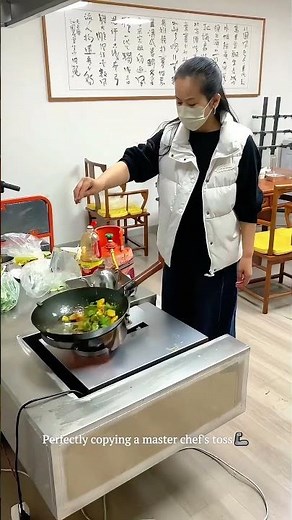 The Machine Does a Chef-Level Stir-Fry! #cookinghacks #gadgets #cool